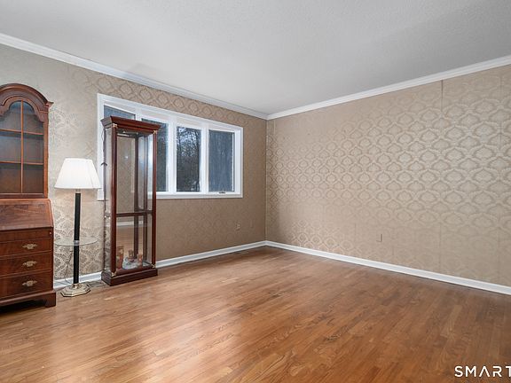 4th image of 90 Fenn Road