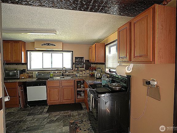 5th image of 10433 1st Avenue SW