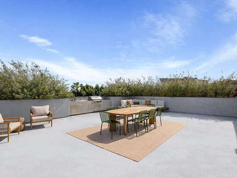 TALA Residences at 829 Larrabee Street — Photo 6