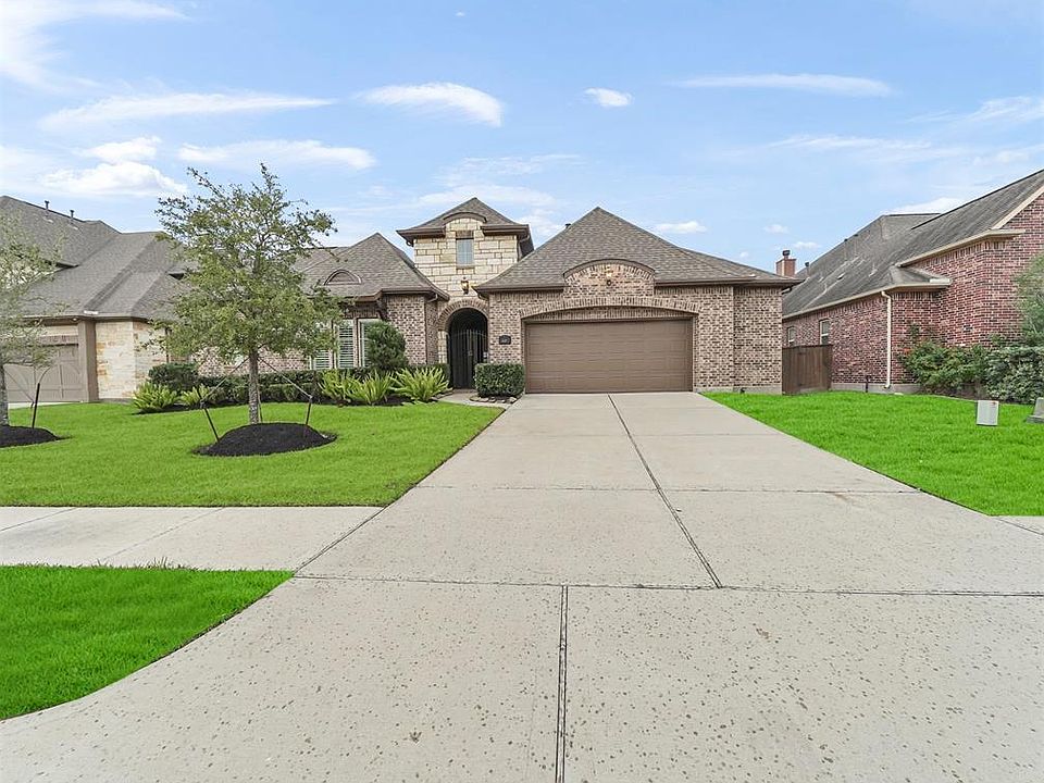 1st image of 4107 Graham Heights Ln