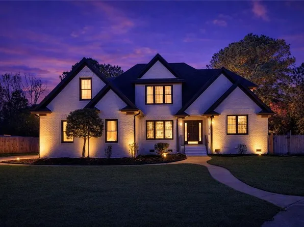 309 Sweetbay Dr, Chesapeake, VA 23322