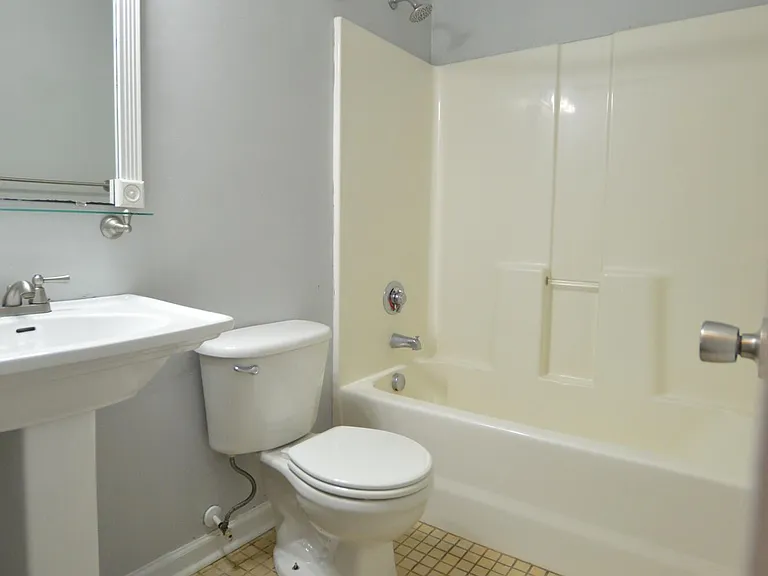107 Esquire Dr — Photo 25