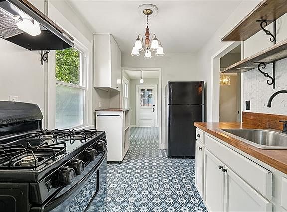 4th image of 3110 Pauger St