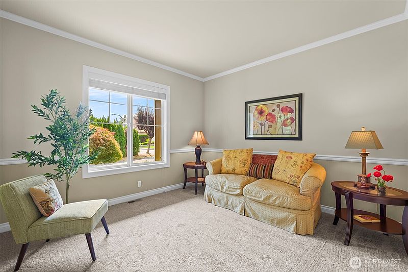 5th image of 4818 NE 1st Street