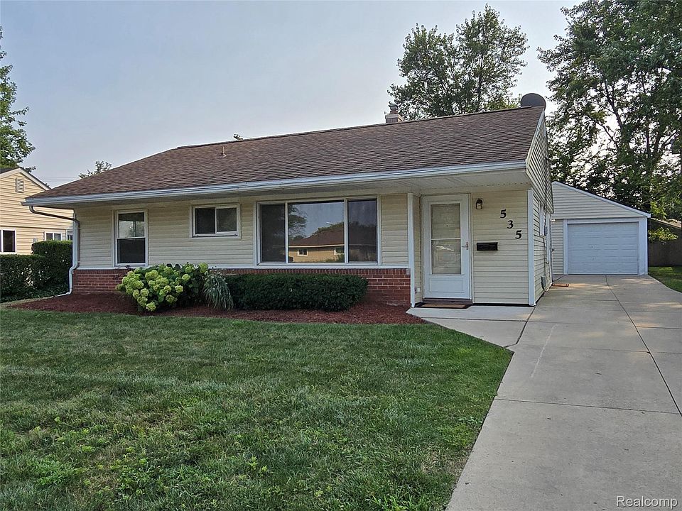 1st image of 535 Lytle Pl