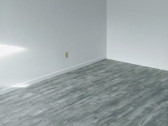 3rd image of 5260 Gately Ave