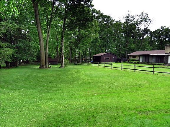 5th image of 107 N Breezewood Dr