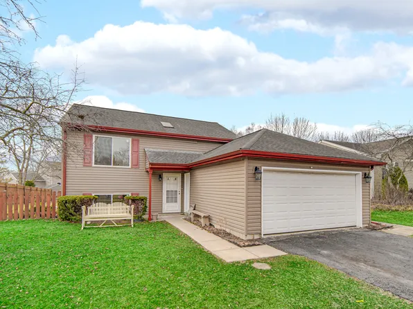 911 Wembley Dr, Island Lake, IL 60042