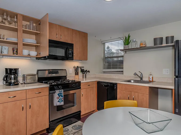 101 N Logan St #4 — Photo 9