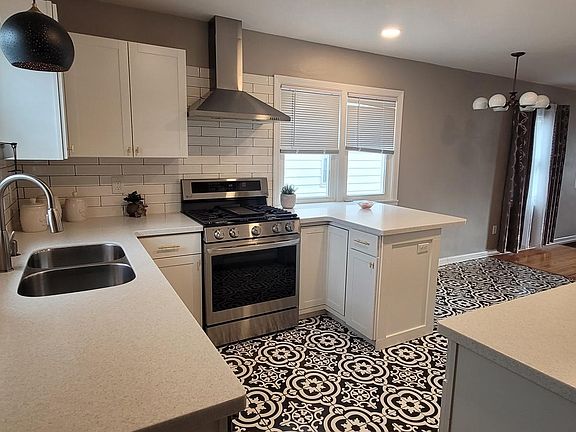 4th image of 3001 Highland Rd
