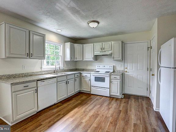2nd image of 9705 Hastings Mill Dr