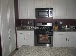 3rd image of 1452 Silver Knoll Ave
