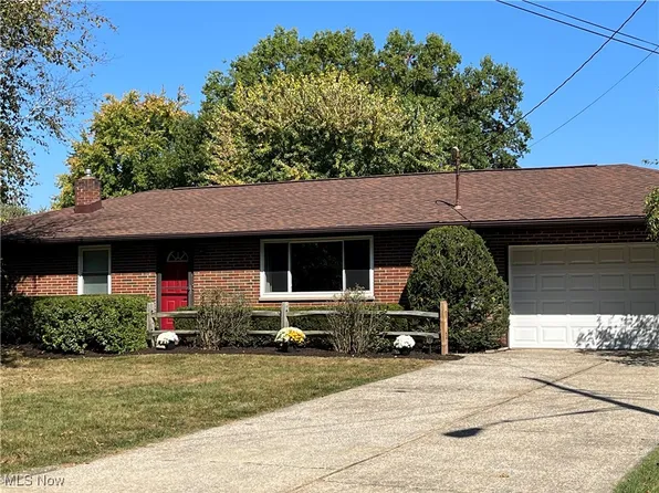 333 Beaumont Dr, Akron, OH 44333