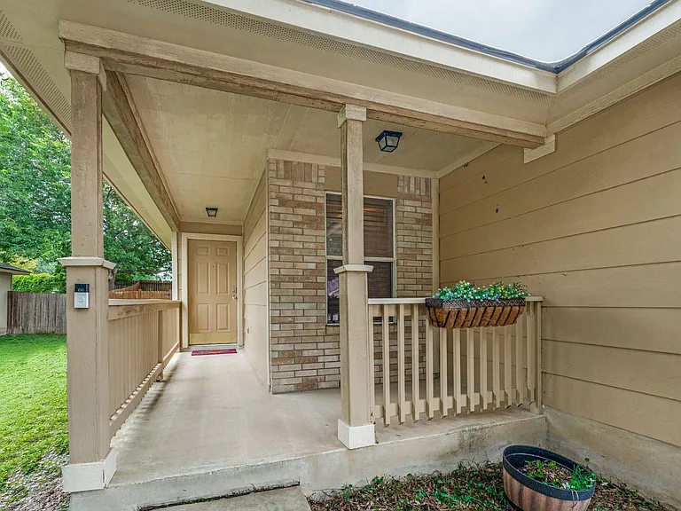15918 Gino Park — Photo 5