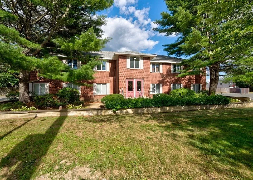 400 West St #2
