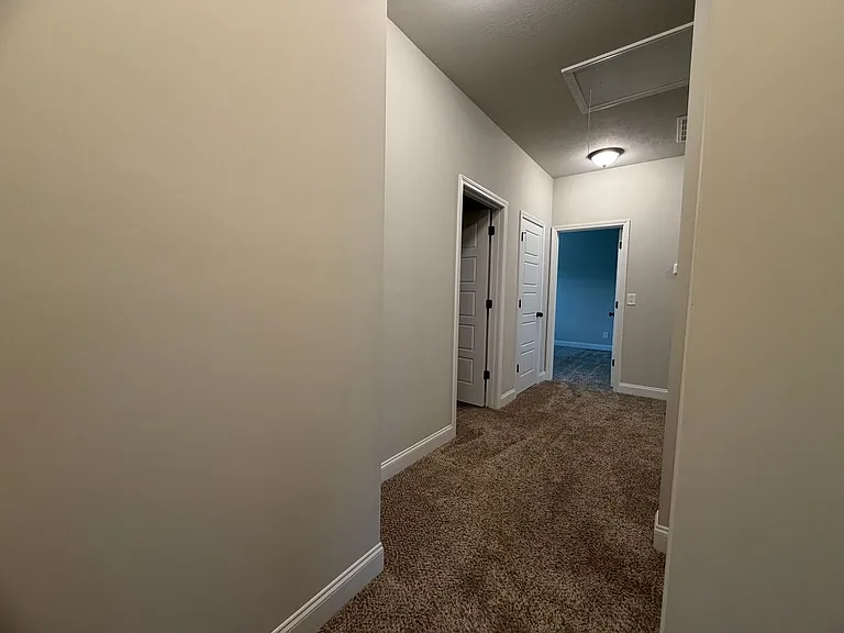 1008 Swan Ct — Photo 24