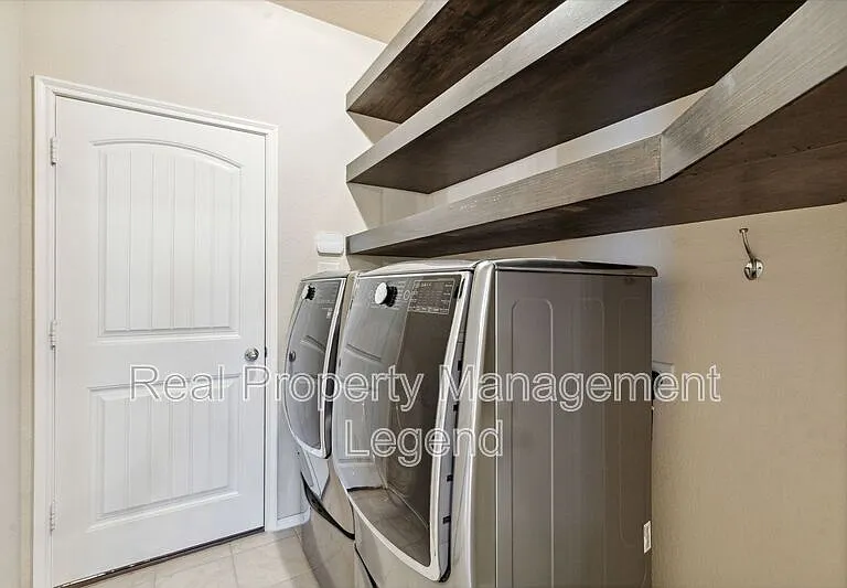 812 Gray Fox Dr — Photo 5