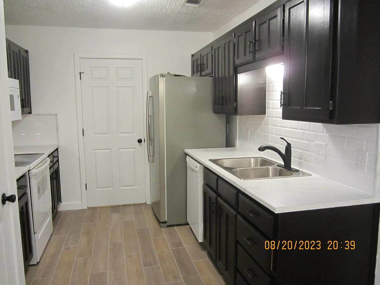3 bed, 1453 sqft, $2,050 — Photo 3
