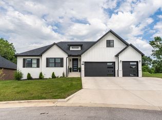 1612 E Silo Ridge Dr, Ozark, MO 65721