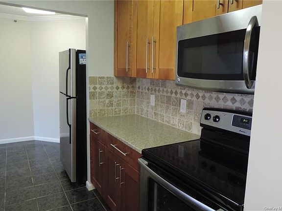 3rd image of 25 Rockledge Ave APT 709
