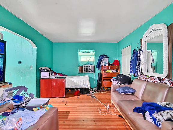 3rd image of 634 39th Street