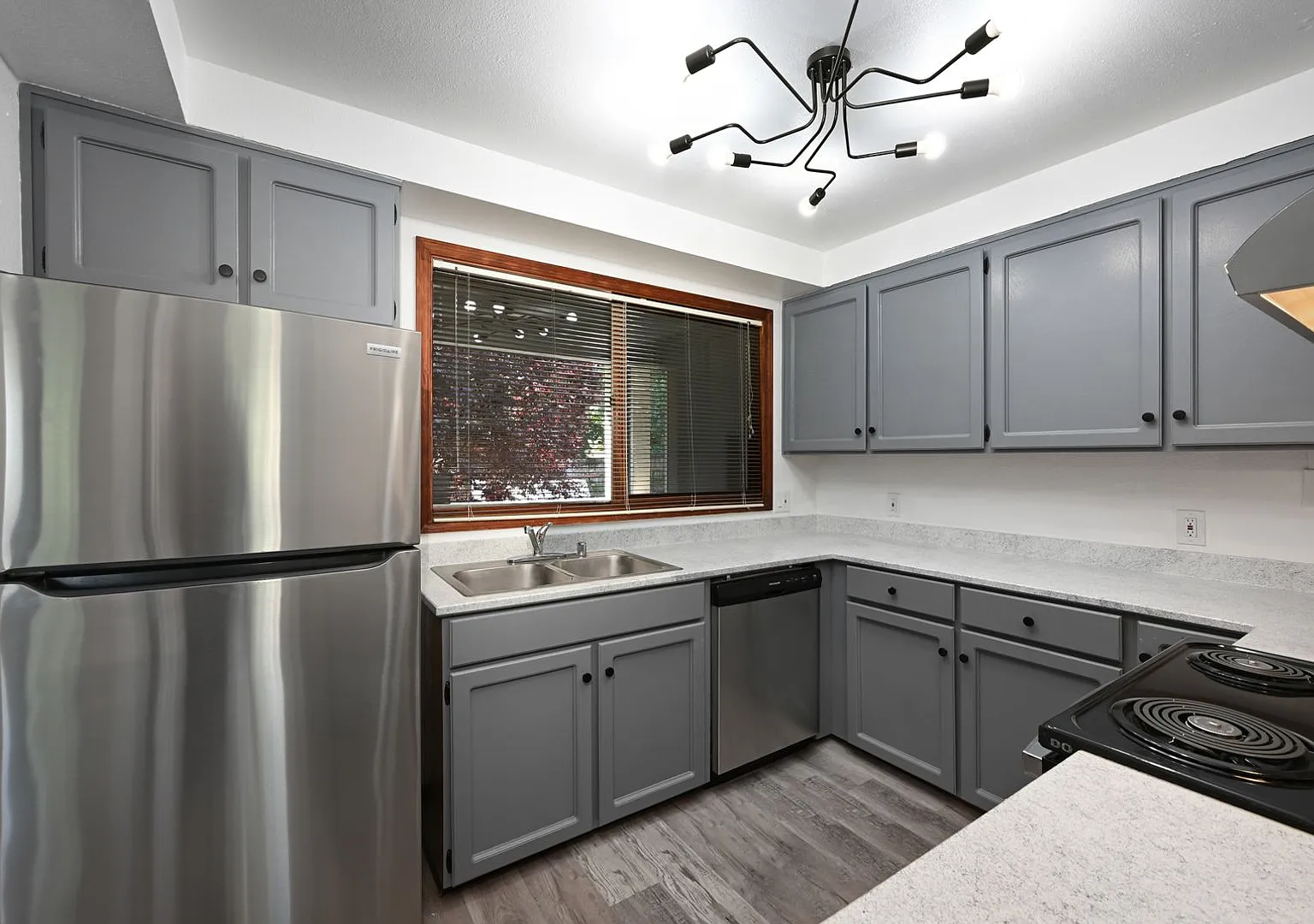 The Arbutus Apartments — Photo 2