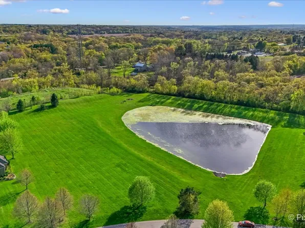 8219 Squirrel Dr #20, Spring Grove, IL 60081