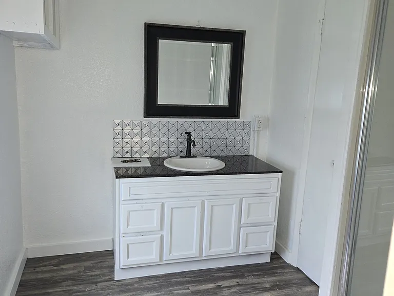330 W Coler St #A — Photo 11