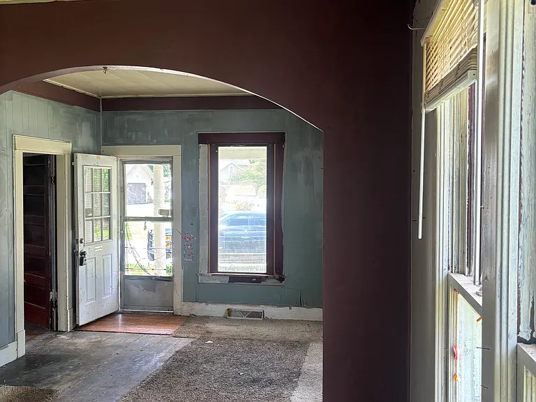 435 S Cedar St — Photo 5