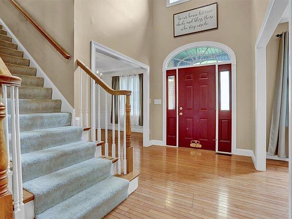 3rd image of 47 Kathleen Ct