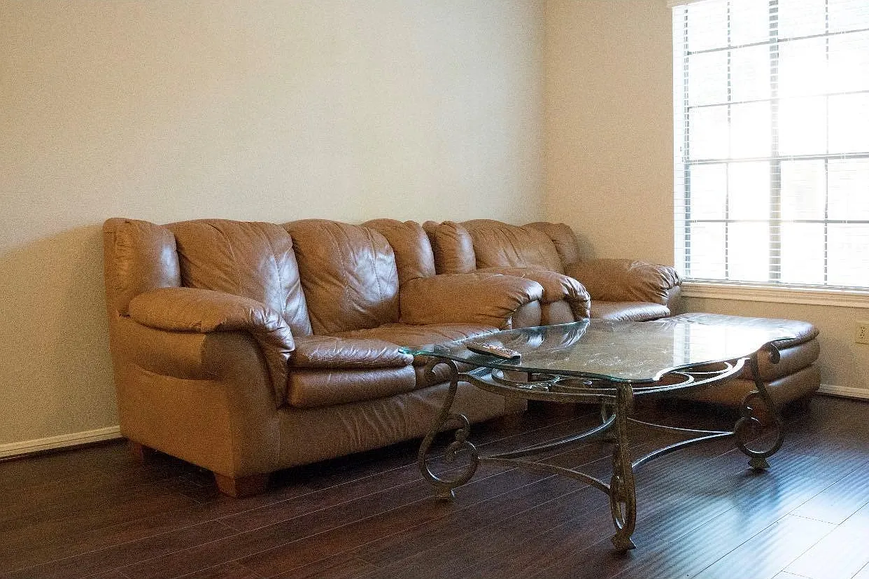 1 bed, 1.0 bath, 774 sqft, $1,250 — Photo 1