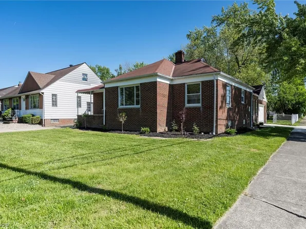 10881 Barrington Blvd, Parma Heights, OH 44130
