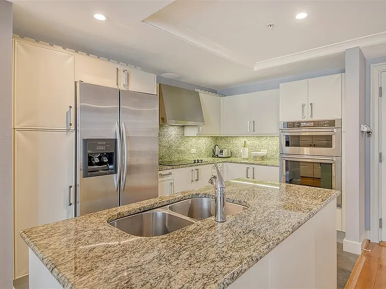 1350 Main St #903 — Photo 16