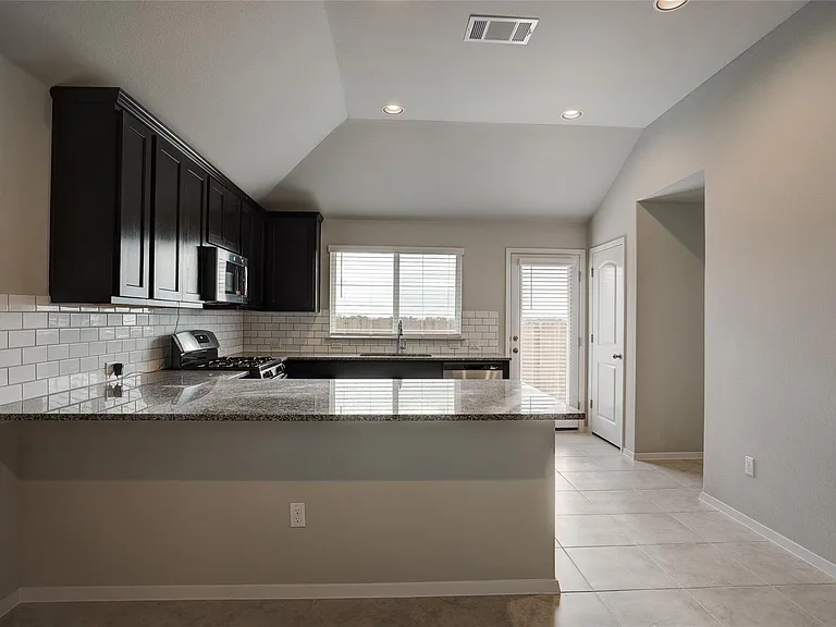 171 White Dunes Dr — Photo 11