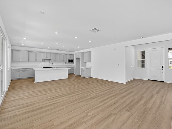 05 118 Takamasa Wy Living room 0771