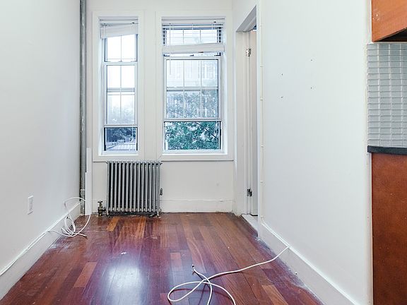 5th image of 117 S 4th St APT 14