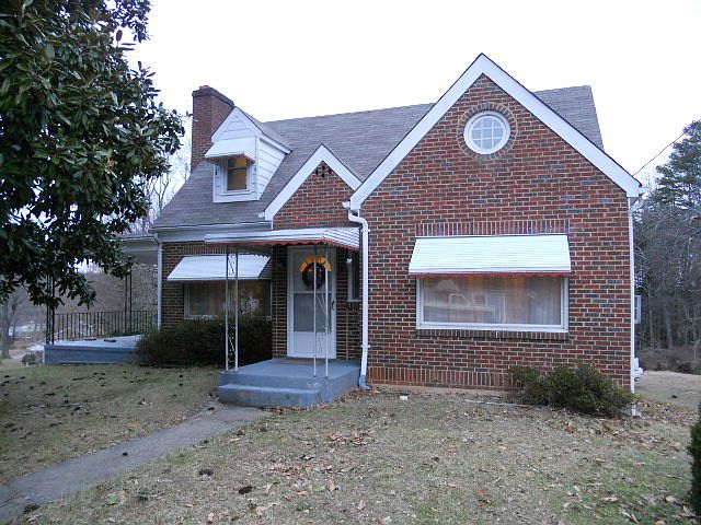 1st image of 135 Greyson St