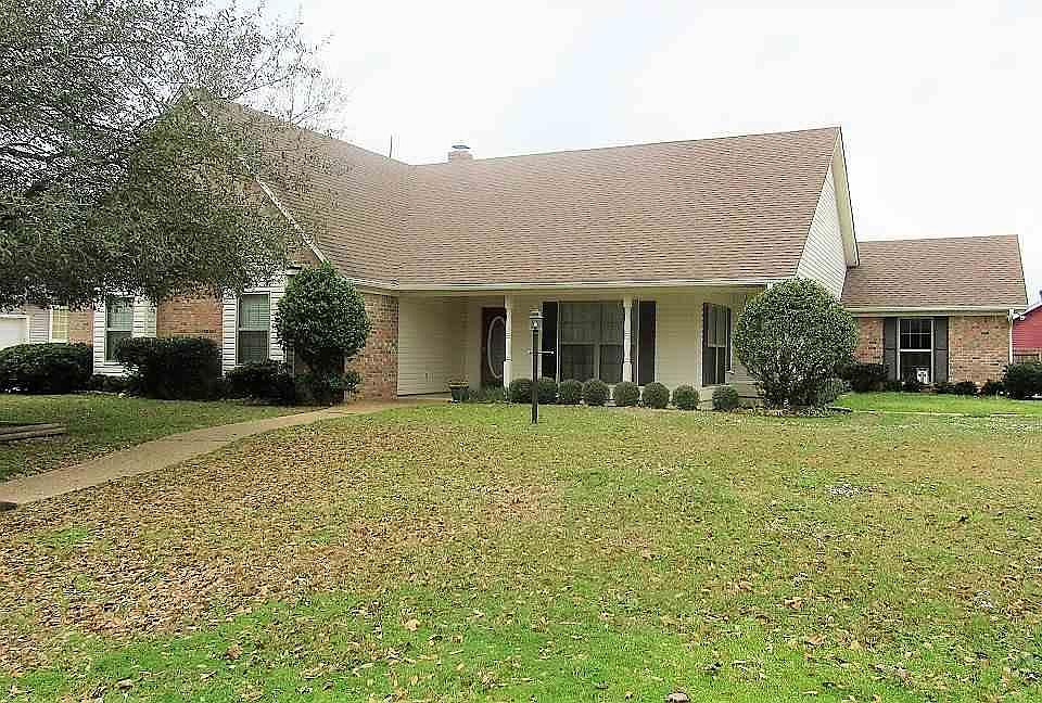 1st image of 7001 Forest Oak Dr