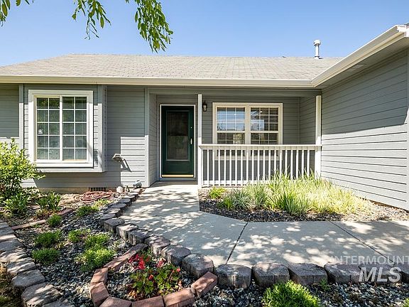 3rd image of 16883 N Waterford Way