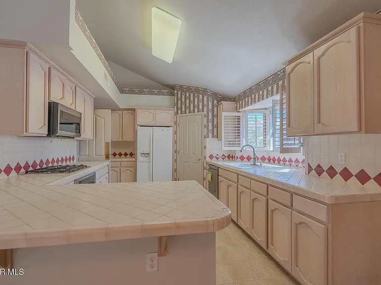 2066 Paseo Del Prado Dr — Photo 15