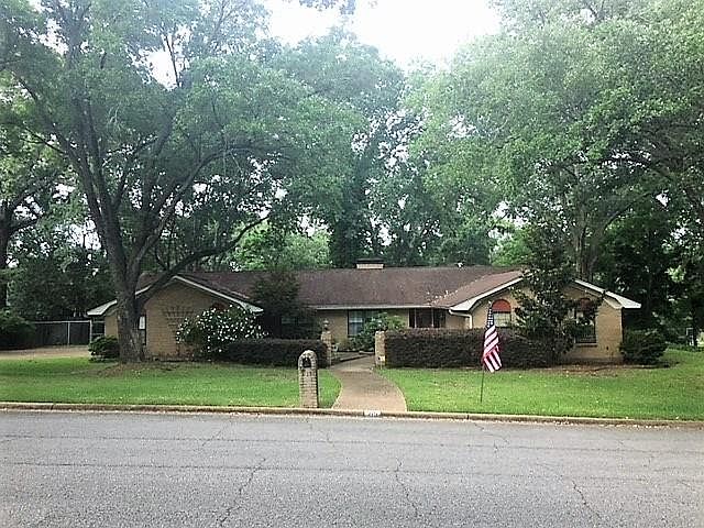 1st image of 215 Guadalupe Dr