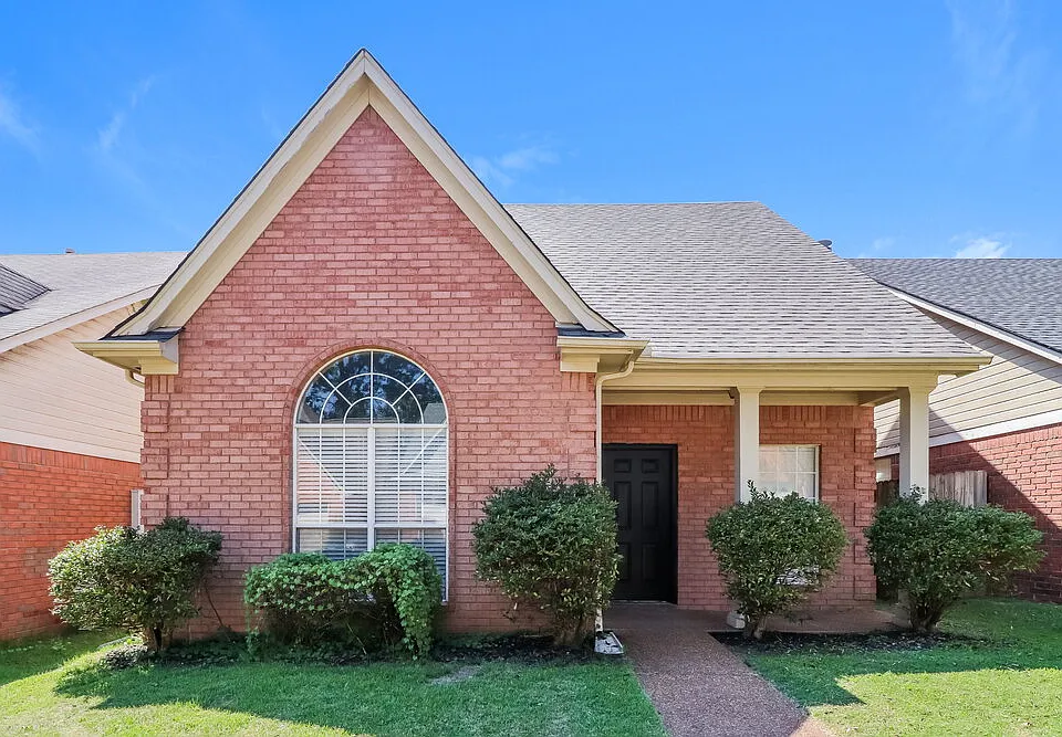 607 Ashley Glen Cir E