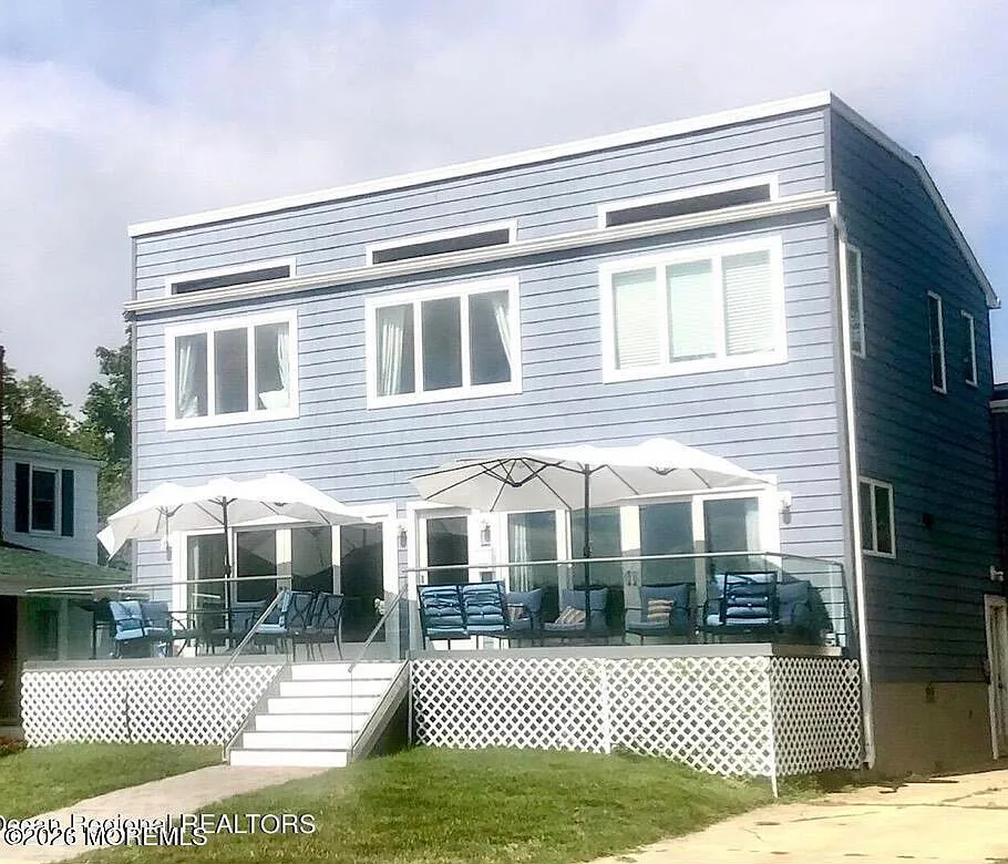 6 bed, 2962 sqft, $3,300 — Photo 1