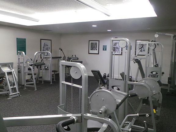 5th image of 610 Clematis St APT 506