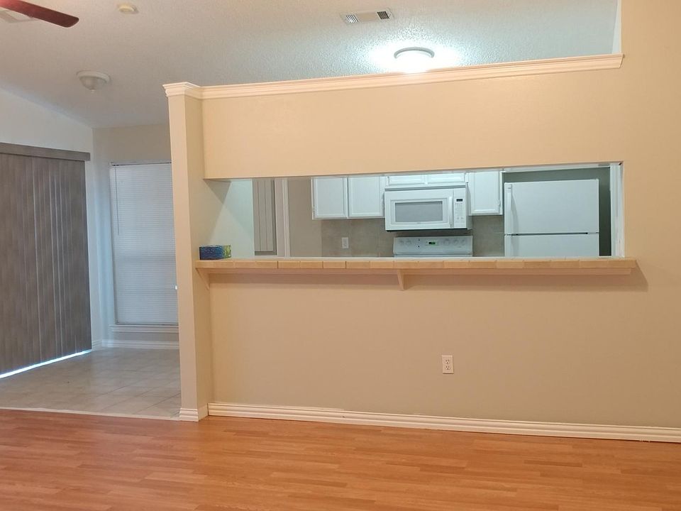 2nd image of 1437 Brook Meadow Cir
