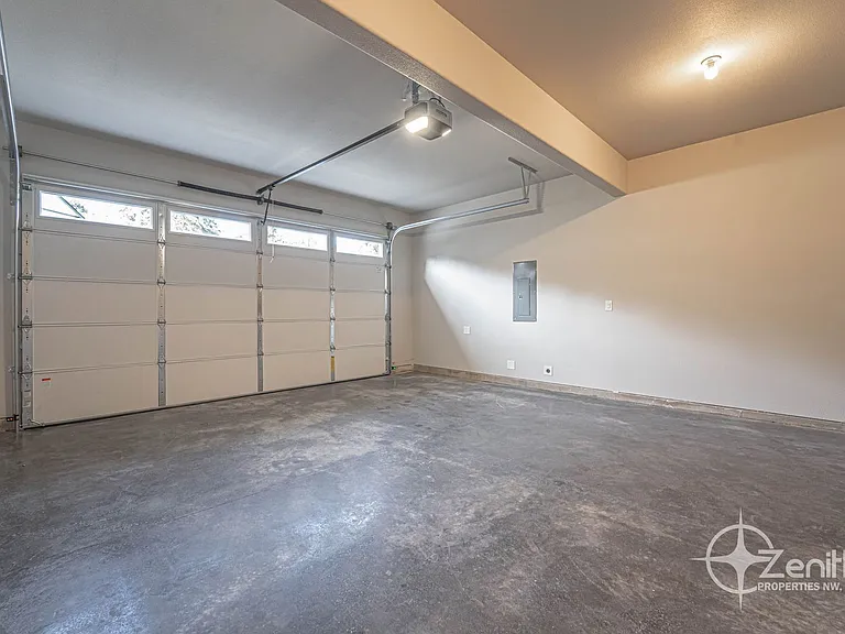 4939 NE 2nd Ct — Photo 15
