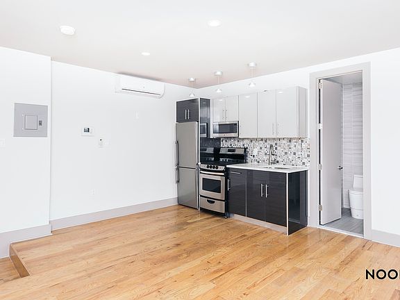 3rd image of 292 Bedford Ave APT 2A