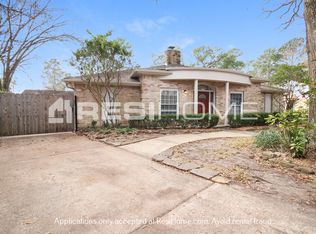 2054 Parkdale Dr, Kingwood, TX 77339