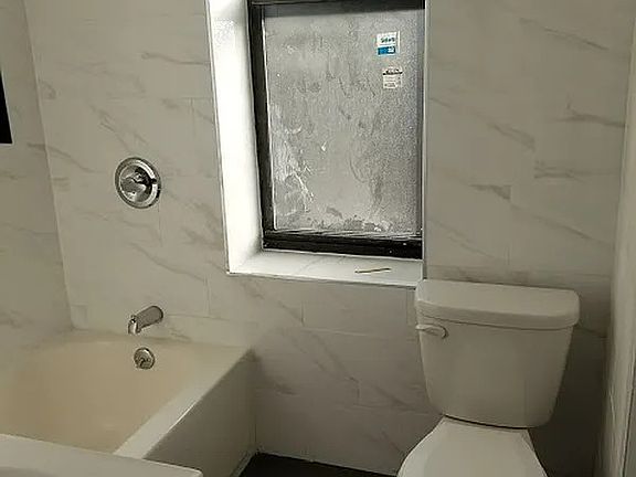 3rd image of 87-40 Elmhurst Ave #503