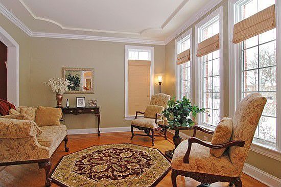 2nd image of 1006 Prairie Ave